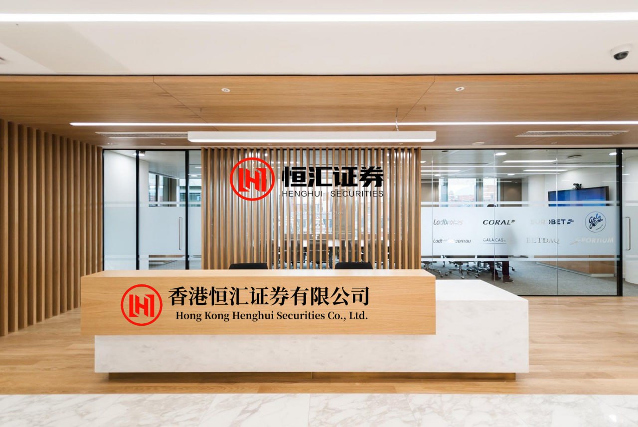 千层金 听风的浪：为什么非得精通缠论，只用缠论那套程序，为什么不变通，用一个更渐变更容易的操作程序，这是所有学缠论没想过的问题，都是想着精通缠论然后像缠中说禅那样天下无敌？大级别走势，比如两条均线系统的...